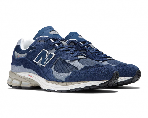 New Balance 2002R Protection Pack Navy: creare eleganza in movimento